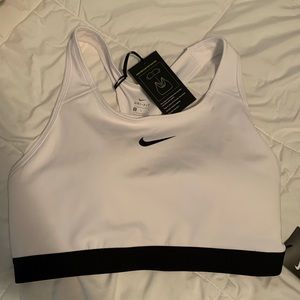 Nike sports bra white large